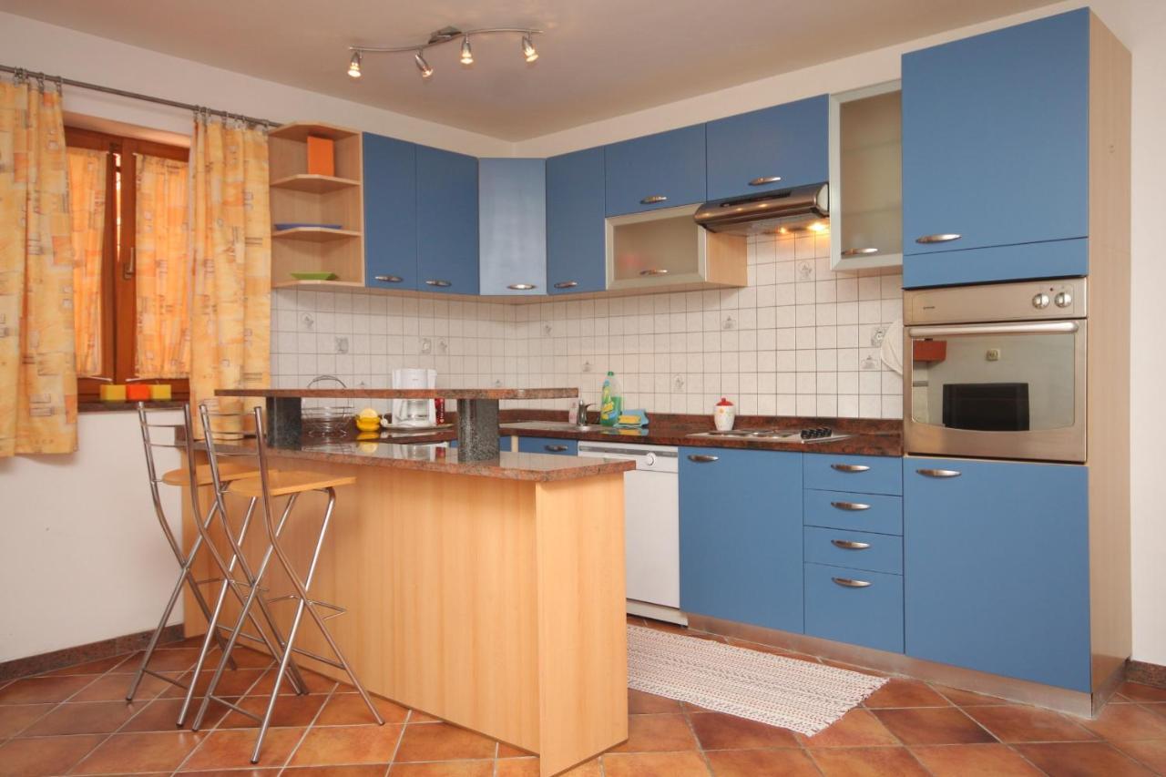 Apartments With A Parking Space Kraj, Opatija - 7794 Luaran gambar